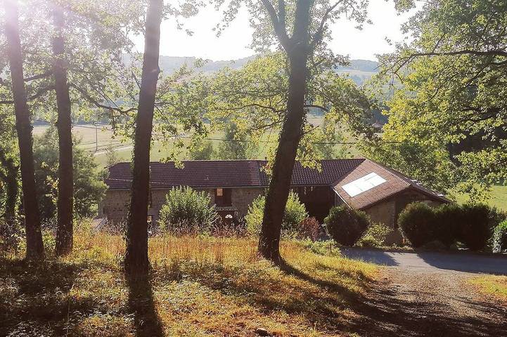 Gîte pour 6 personnes, avec terrasse et jardin à Peyraube