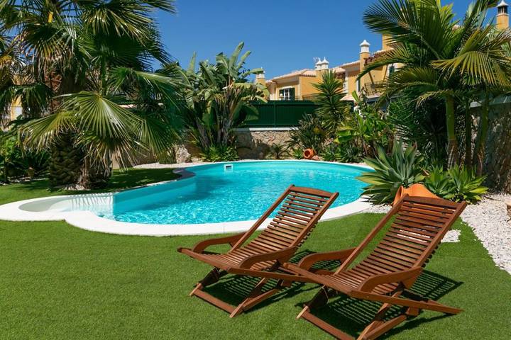 Location de vacances pour 6 personnes, avec piscine ainsi que vue et jardin à Algoz - 2