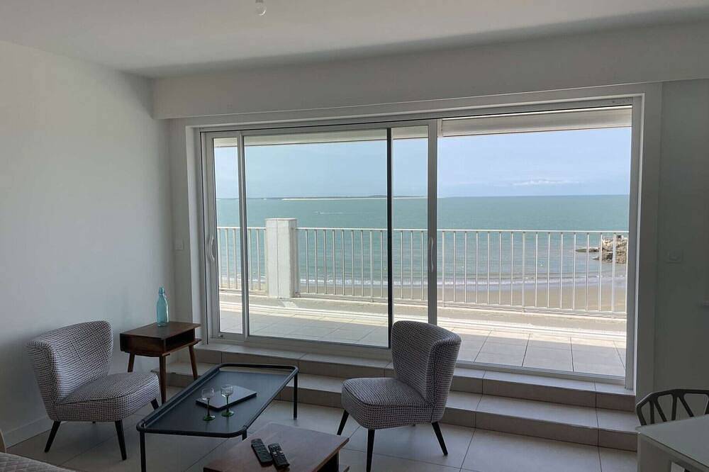 Appartement entier, Appartement  de Standing - Vue panoramique pleine mer - Neuf 4 pièces - balcon in Pontaillac, Royan