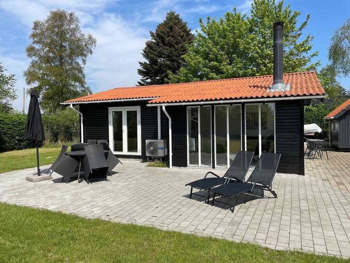Ferieudlejning for 4 personer, med terrasse, husdyr tilladt i Hvidbjerg Strand