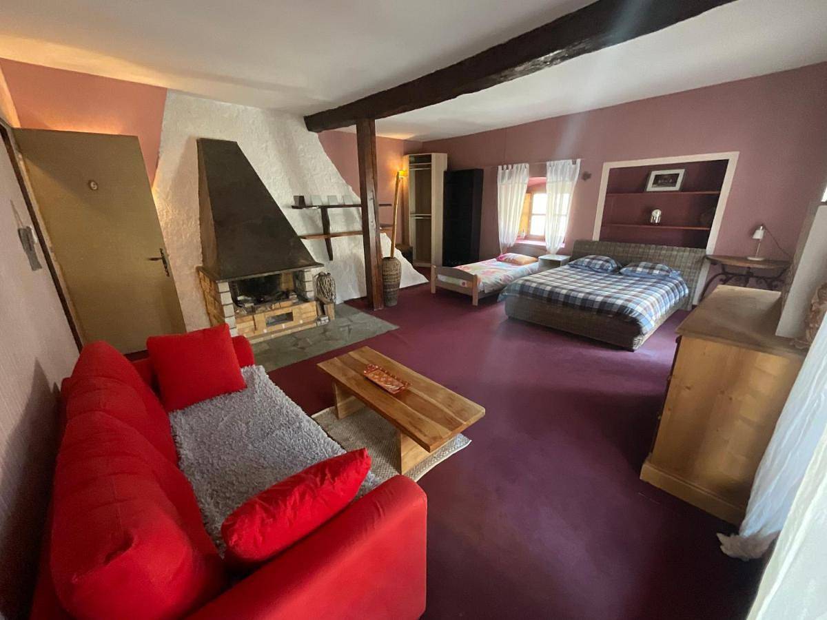 Appartement entier, Single Room in Frasne, Jura Francais