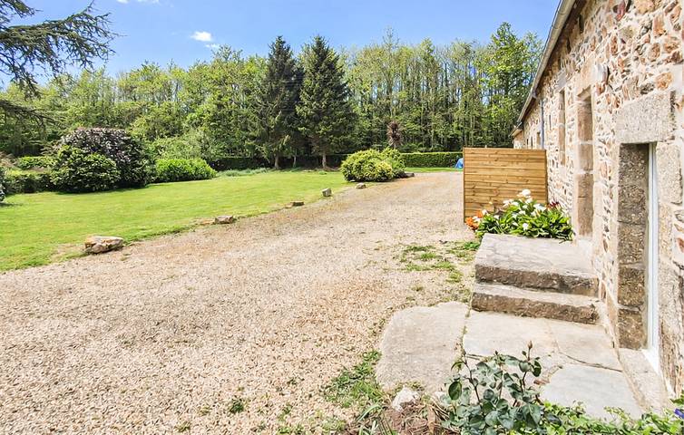 Appartement confortable avec jardin et parking, à 1 km de la plage de Grève Sainte-Anne in Rospez, Région de Lannion