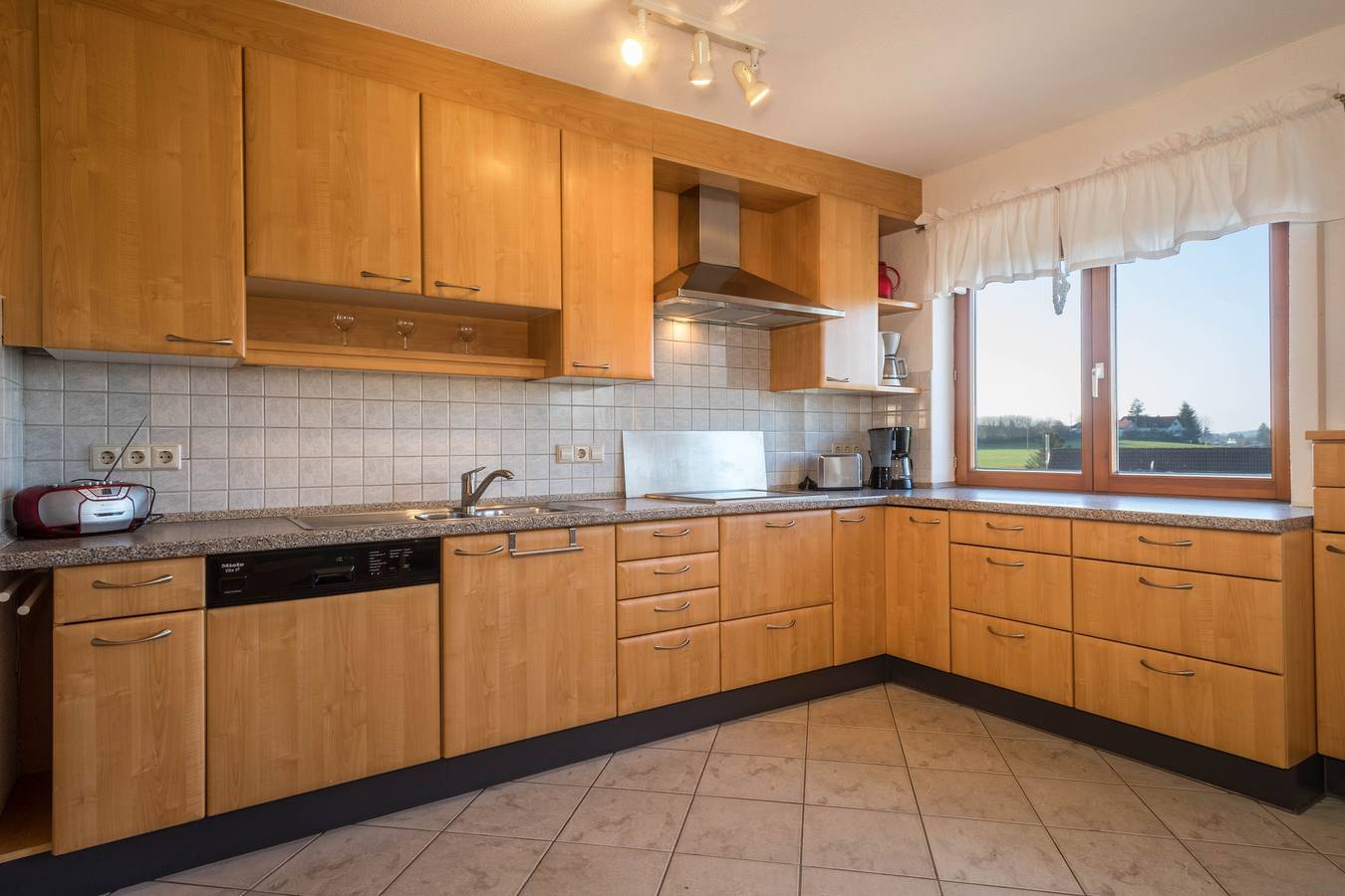Ganze Wohnung, Ferienwohnung "Friedrichshafen" am Bodensee mit Bergblick in Neukirch, Region Bodensee-Oberschwaben