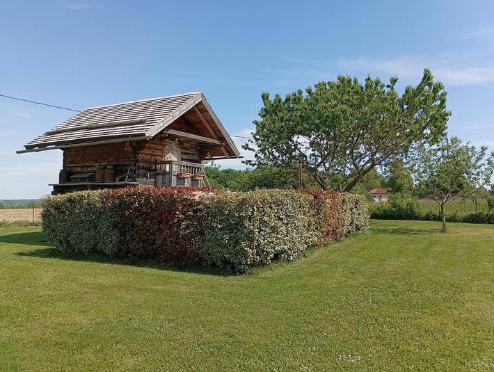 Gîte pour 2 personnes, avec jardin ainsi que terrasse et sauna à Saint-Victor-de-Cessieu