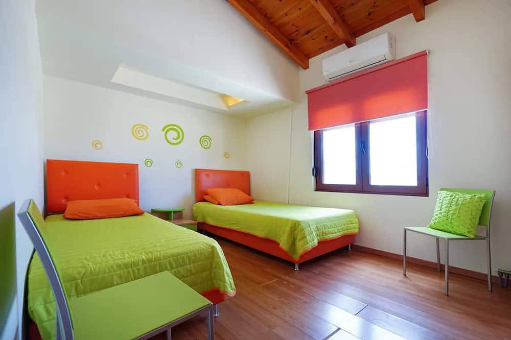 Penthouse 2 bedrooms near city center in Chania region