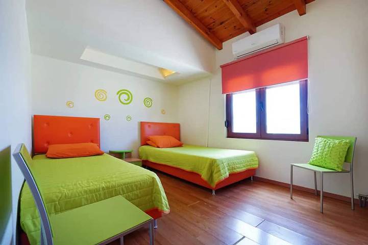 Penthouse 2 bedrooms near city center in Chania region