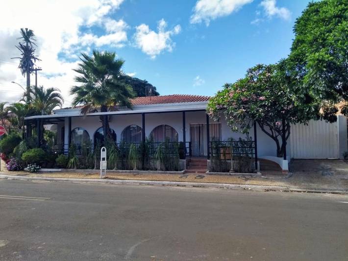 Casas e apartamentos de temporada para 4 pessoas, com jardim e balcão e ainda vista em Holambra