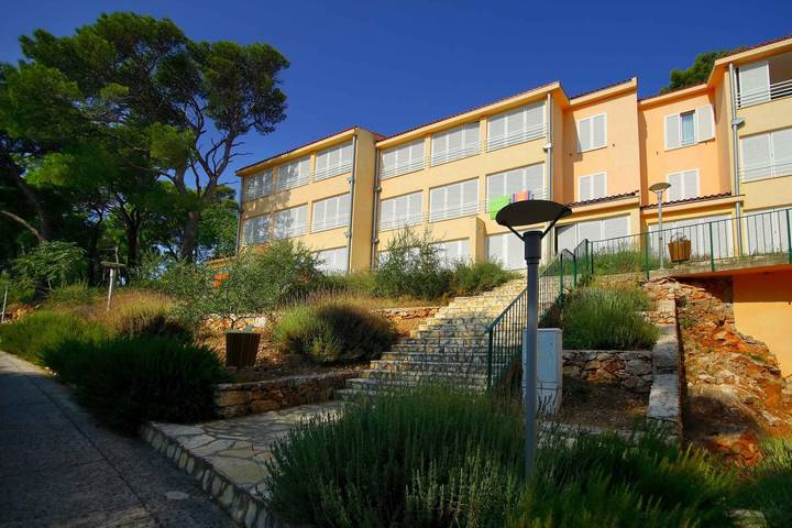 Gîte pour 6 personnes, avec balcon, animaux acceptés à Jelsa - 4