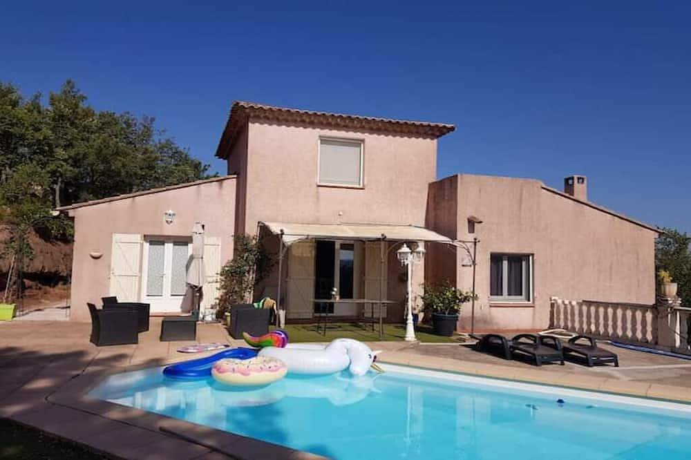 Villa with breathtaking view of the Massif des Maures in Vidauban, Draguignan region