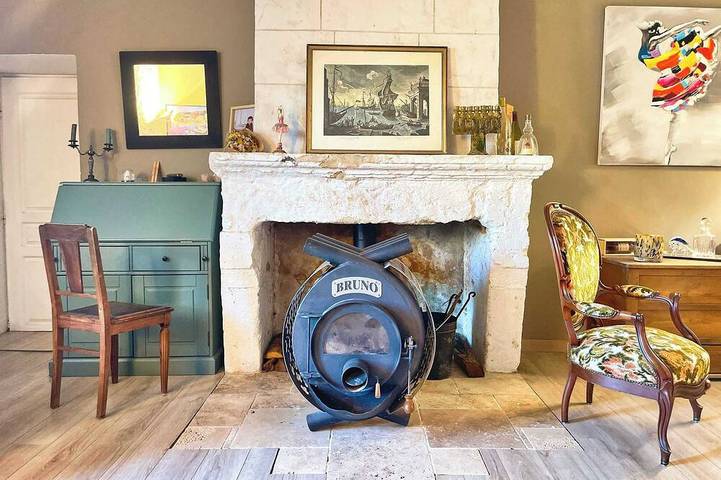 Location de vacances pour 8 personnes, avec balcon ainsi que piscine et jardin, animaux acceptés à Douzillac