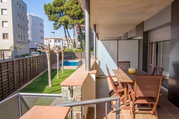 Ferienwohnung für 4 Personen, mit Balkon/Terrasse, mit Haustier in Roses