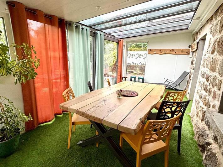Location de vacances pour 6 personnes, avec terrasse et jardin à Yssingeaux - 4