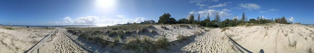 Ganze Wohnung, Luxury Beachside Courtyard resort apartment 2 br 2 bath Family sized, beach 1min in Kirra, Queensland