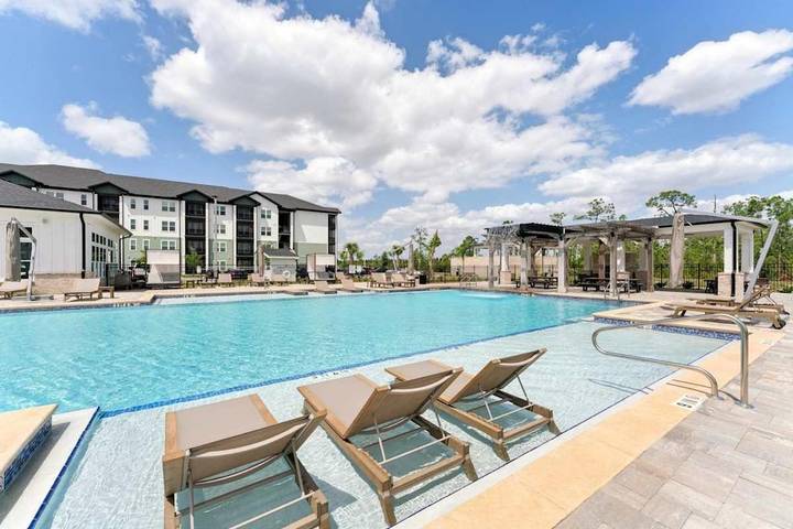 Apartamento de vacaciones para 4 personas, con jacuzzi y sauna además de balcón y piscina - 1