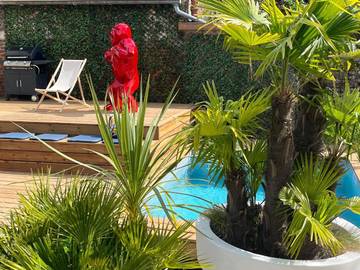Gîte pour 2 personnes, avec vue et terrasse ainsi que jardin et piscine à Montreuil (Pas-de-Calais)