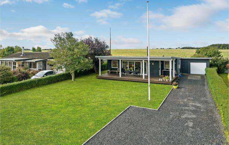 Ferienhaus für 4 Personen, mit Terrasse und Garten in Mørkholt