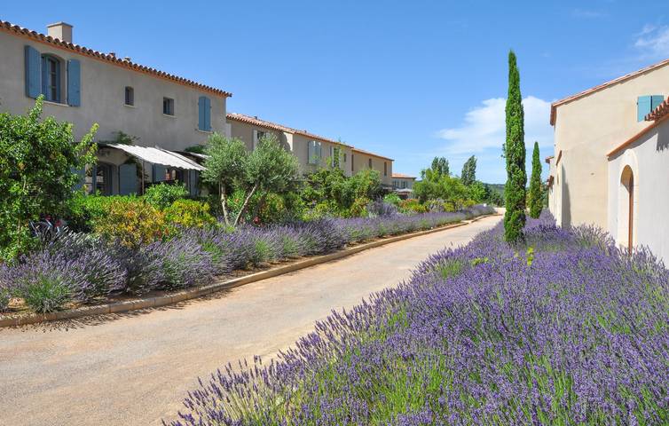Location de vacances pour 8 personnes, avec terrasse ainsi que jardin et piscine à Saint-Laurent-de-la-Cabrerisse - 3