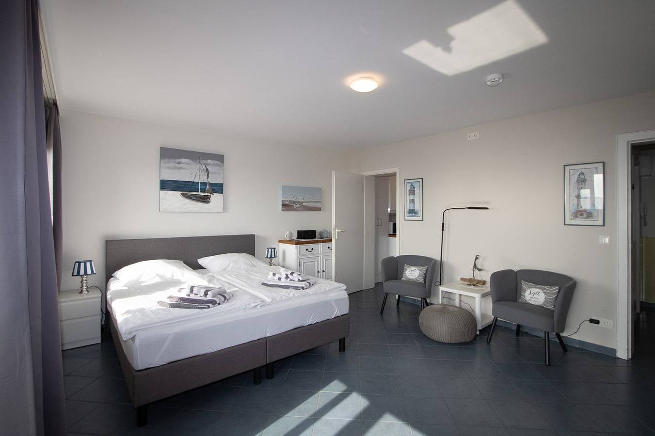 Ganze Wohnung, Modernes Appartment mit Balkon in zentraler Lage mit Blick auf den Oststrand ! in Hörnum, Sylt