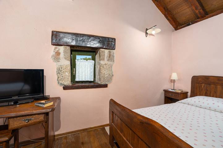 Ferienhaus für 4 Personen, mit Terrasse und Garten in Starigrad Paklenica - 4