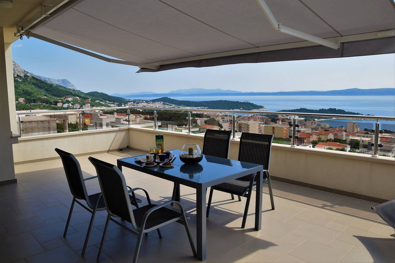 Entire apartment,  Adria View, Apartment Dino, Whirlpool, pool in Makarska, Makarska Riviera