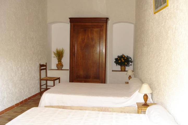 Gîte pour 5 personnes, avec jardin et terrasse, animaux acceptés à Saint-Saturnin-lès-Apt - 3