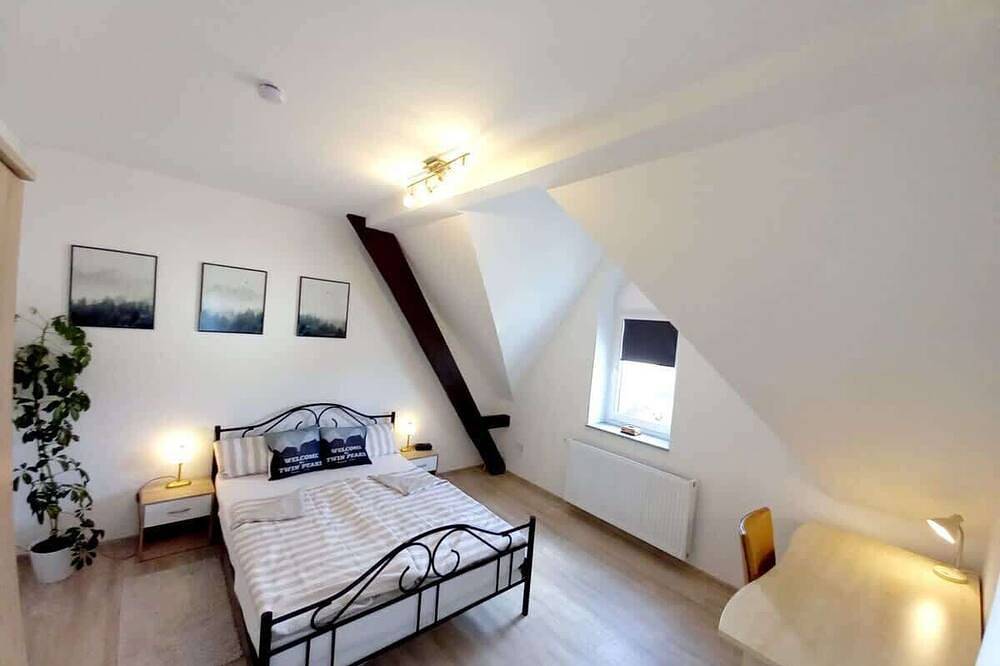 Ganze Wohnung, Fewo Weser Dg Twin Peaks Room 315 in Hadamar, Lahntal