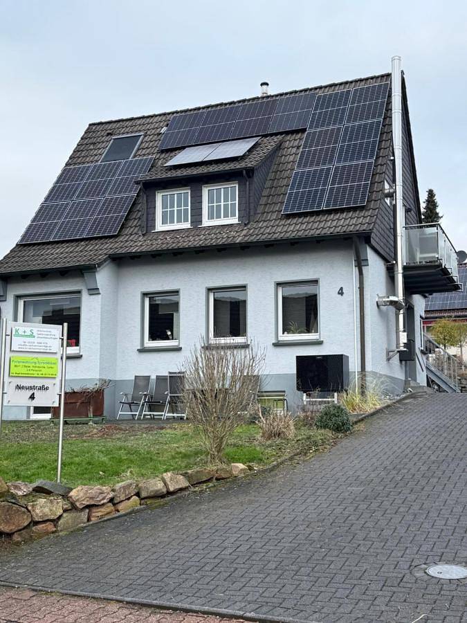 Ferienwohnung für 6 Personen, mit Balkon und Terrasse sowie Garten und Ausblick in Sprockhövel