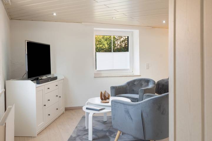 Entire studio, Apartment Martin with Terrace & Wi-Fi in Wilburgstetten in Romantische Straße