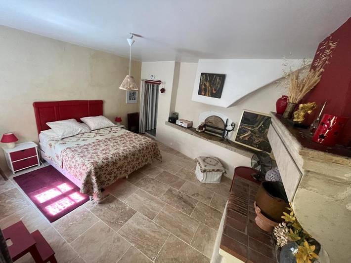 Gîte pour 3 personnes, avec terrasse, animaux acceptés à Salles-sous-Bois - 3