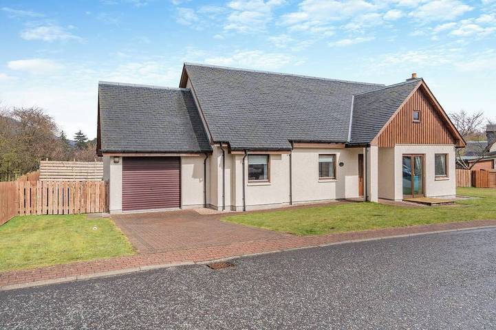 Holiday rental for 6 people, with hot tub and garden, with pets in Aviemore