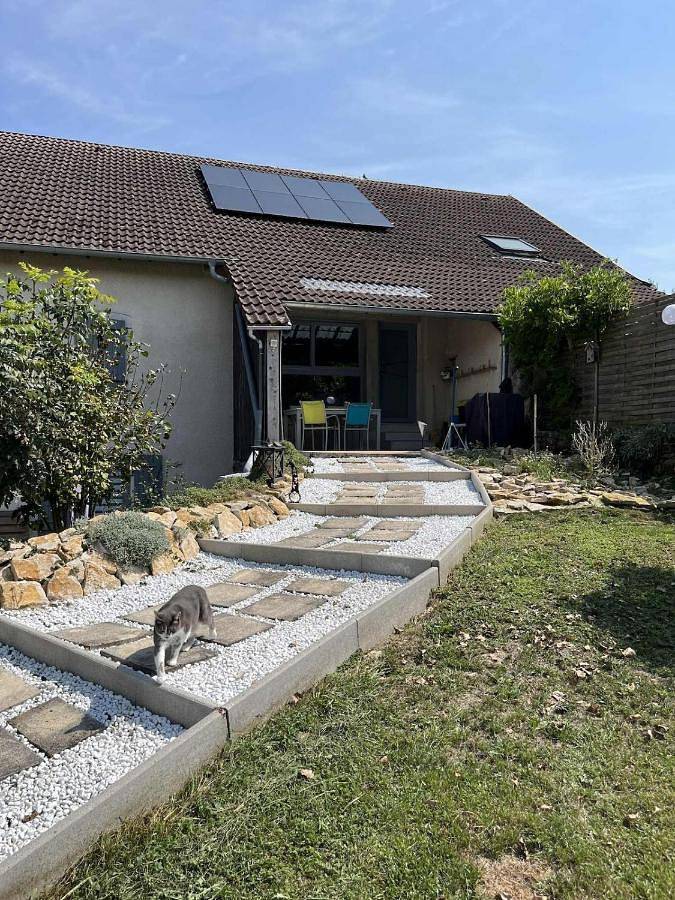 Gîte pour 5 personnes, avec jardin dans Chambornay-lès-Pin