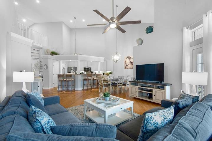 Vacation rental for 11 people, with balcony and pool in Sandestin