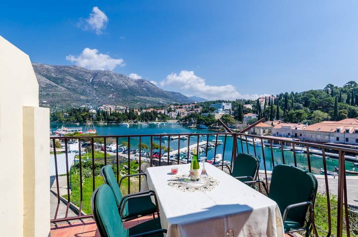 Gîte pour 4 personnes, avec Vue sur l’océan et Balcon à Cavtat