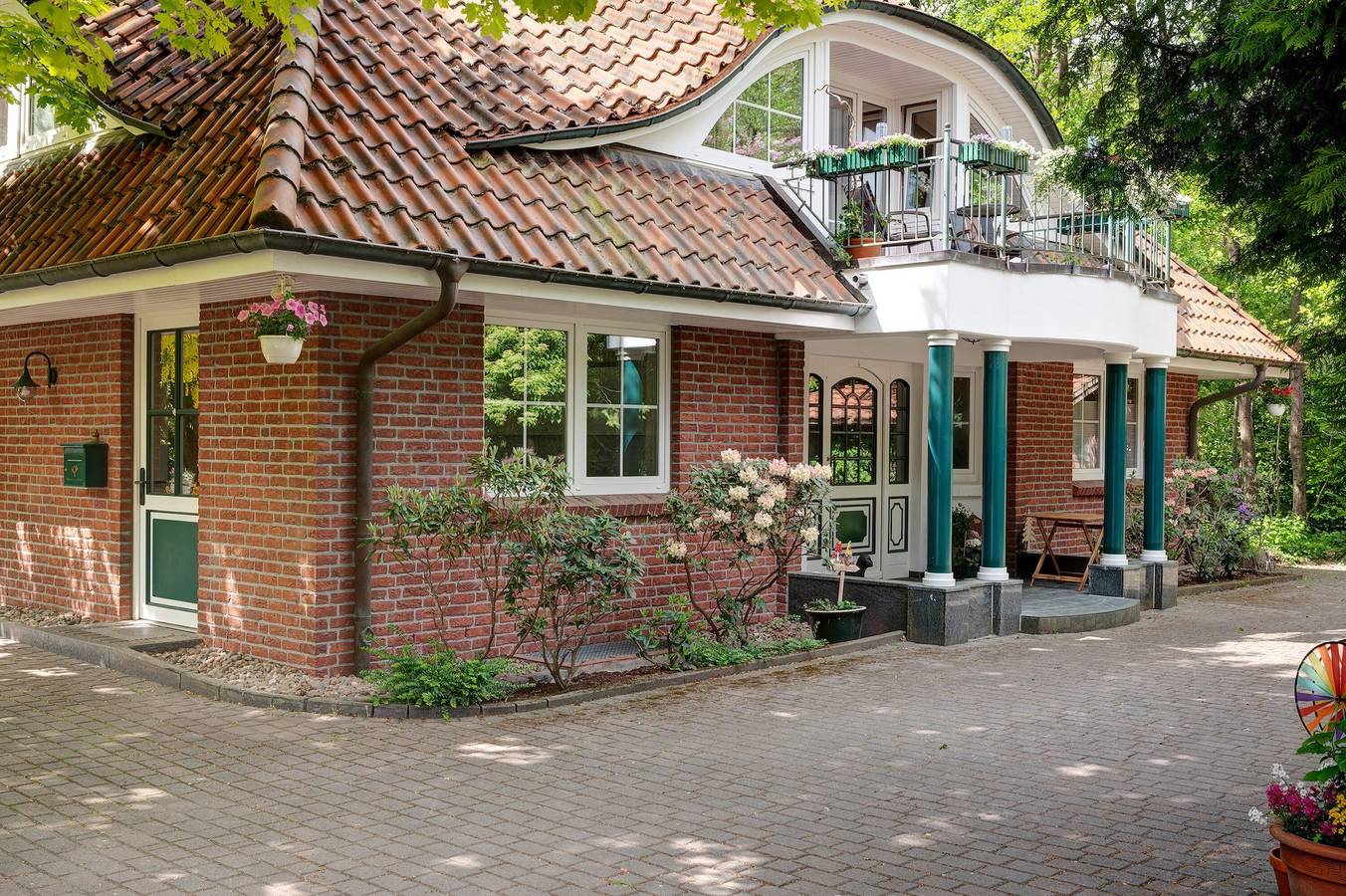 Holiday Home 'Im Grünen' with Private Terrace, Private Garden and Wi-Fi in Harsefeld, Old Land Stade