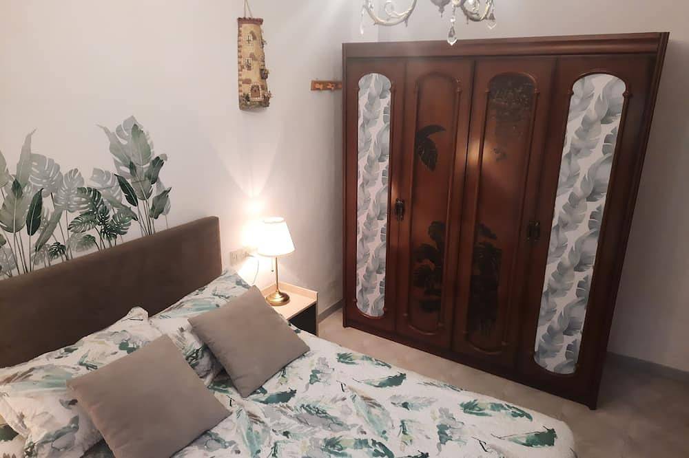 House Next To The Natural Park Of Las Bardenas. 4 km from the desert, door D. in Sádaba, Saragossa Province