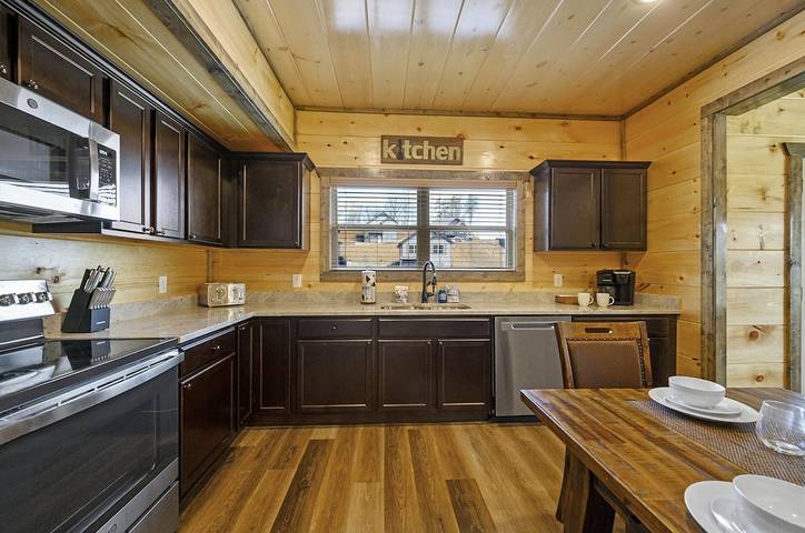 Log cabin for 12 people, with hot tub in Sevierville