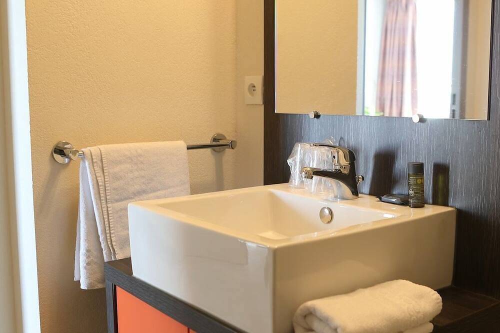 Stylish Suite Near Paris – Pets Are Allowed in Chevilly-Larue, Val-de-Marne