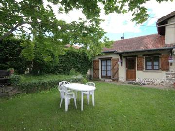 Location de vacances pour 4 personnes, avec jardin à Saint-Médard-en-Forez