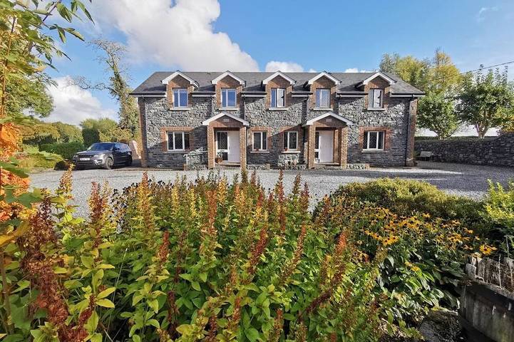 Cottage for 24 people, with garden - 1