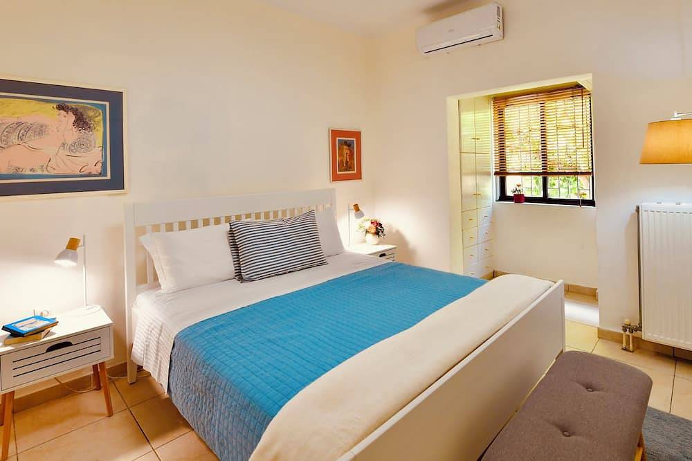 Ganze Wohnung, Athens Garden Retreat - Walk to Metro in Athen, Süd-Athen