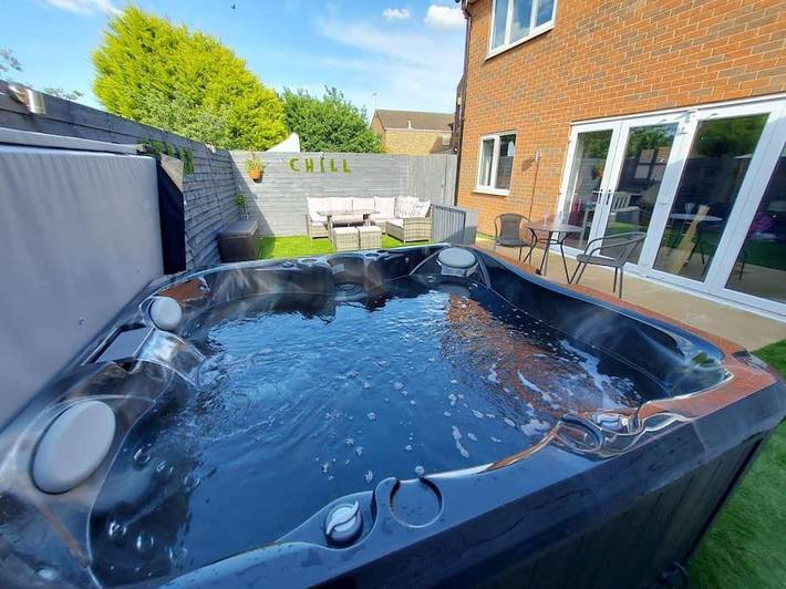 Holiday home for 8 people, with terrace and hot tub as well as garden - 1