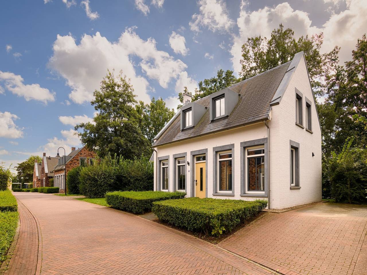 Villa with sauna, bubble bath and veranda in Maastricht, Hoge Kempen