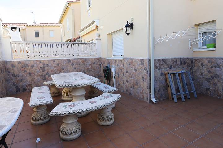 Casa rural para 6 personas, con terraza y piscina en Creixell - 3