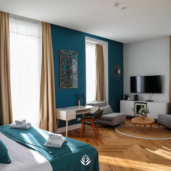 Hôtel pour 2 personnes, avec vue ainsi que piscine et jardin dans Ruy Montceau - 3