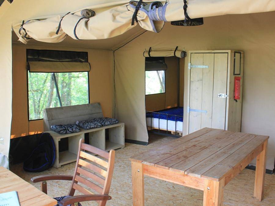 Camping Sites et Paysages - L'Etang de Brissac  - Tente 5 personnes - Tente Insolite Nature Confort Lodge 2 ch - Sans sanitaires in Brissac-Quincé, Région d'Angers