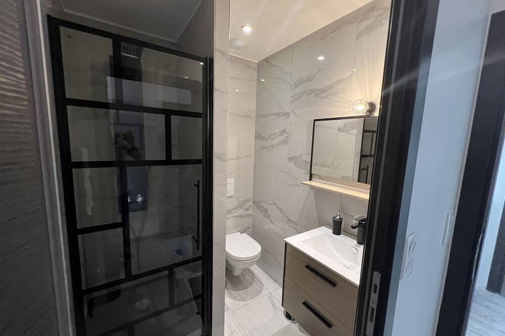 Ganze Wohnung, Apartment with Jacuzzi Downtown Champagnole in Champagnole, Jura