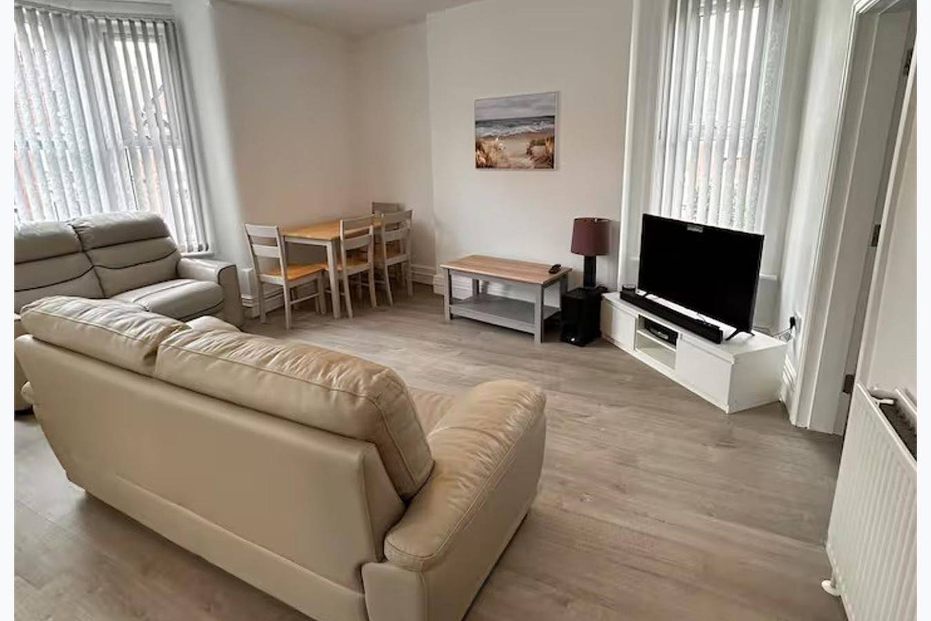 Entire holiday apartment, Near Beach - Parking - Wifi - Sleeps 2 in Lytham St Annes, Blackpool Pleasure Beach