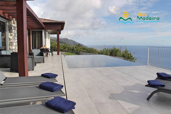 Location de vacances pour 6 personnes, avec jardin dans Estreito da Calheta - 4