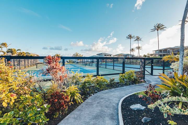 Vacation rental for 4 people, with balcony and pool as well as yard in Kapalua