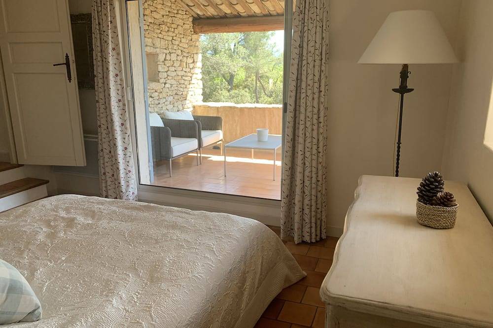 Peaceful farmhouse in the heart of the Lubéron Golden Triangle in Beaumettes, Parc naturel régional du Luberon
